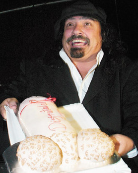 miguel-pinera-pastel.jpg