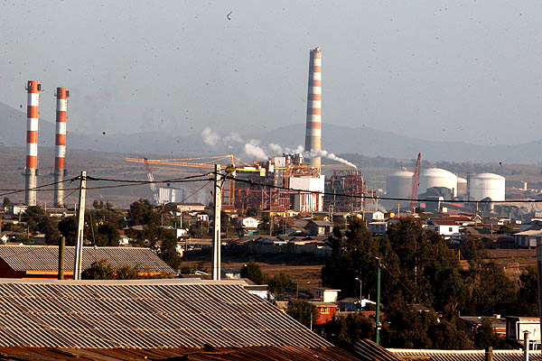 Ministerio de Medio Ambiente hunde a Puchuncaví: secretaría de Estado altera niveles de emisión de contaminantes y beneficia a empresas Ministerio de Medio Ambiente hunde a Puchuncaví: secretaría de Estado altera niveles de emisión de contaminantes y beneficia a empresas