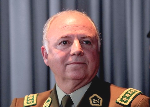 «Generoso» General Gordon gastó $21 millones de fondos públicos en regalos personales