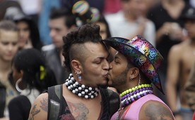 Liberales: Encuesta Cadem arroja que mayoría de los chilenos apoya proyecto de aborto bajo tres causales y matrimonio igualitario Liberales: Encuesta Cadem arroja que mayoría de los chilenos apoya proyecto de aborto bajo tres causales y matrimonio igualitario