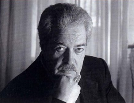 Escritor Díaz Eterovic rinde homenaje a su colega José Miguel Varas a 10 años de su muerte Escritor Díaz Eterovic rinde homenaje a su colega José Miguel Varas a 10 años de su muerte