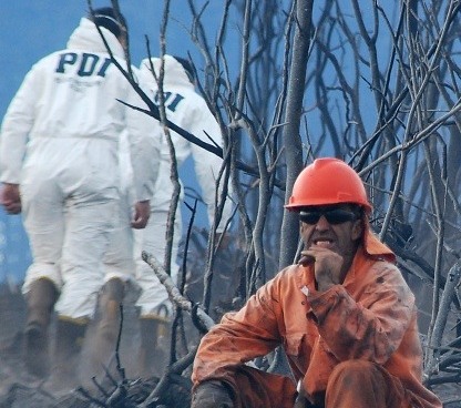 Atacan con hacha a inspector de la PDI que ayudaba a combatir incendios en el Bío Bío Atacan con hacha a inspector de la PDI que ayudaba a combatir incendios en el Bío Bío
