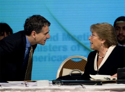 Velasco le da de carambola a Bachelet Velasco le da de carambola a Bachelet