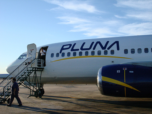 Pluna dejará de volar por tiempo indefinido por problemas económicos Pluna dejará de volar por tiempo indefinido por problemas económicos