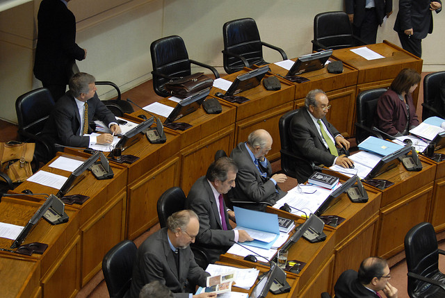 Rechazo del Senado al salario mínimo obliga al gobierno a recurrir al veto presidencial Rechazo del Senado al salario mínimo obliga al gobierno a recurrir al veto presidencial