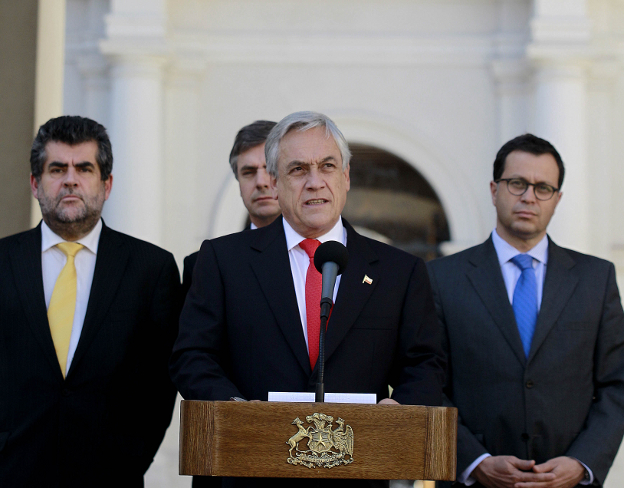 Piñera da golpe de autoridad y se reúne con altos mandos de la PDI y Carabineros por casos de corrupción Piñera da golpe de autoridad y se reúne con altos mandos de la PDI y Carabineros por casos de corrupción