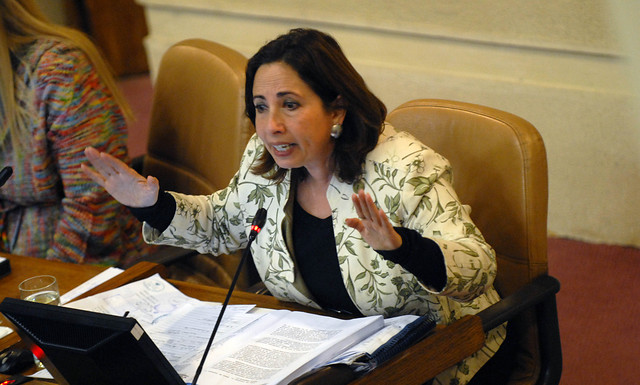 “La olla representa también la protesta”: diputada Alejandra Sepúlveda caceroleó en medio de discusión parlamentaria sobre el retiro de fondos previsionales “La olla representa también la protesta”: diputada Alejandra Sepúlveda caceroleó en medio de discusión parlamentaria sobre el retiro de fondos previsionales