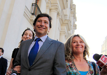 Comisión Política de la UDI proclama a Golborne como su candidato presidencial Comisión Política de la UDI proclama a Golborne como su candidato presidencial