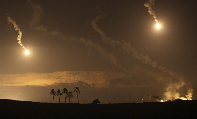 Pasada la medianoche continuaban los bombardeos israelíes en Gaza Pasada la medianoche continuaban los bombardeos israelíes en Gaza
