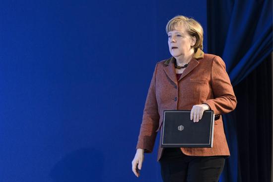 Merkel y Santos aterrizan en Santiago, donde Maduro llevará un discurso de Chávez Merkel y Santos aterrizan en Santiago, donde Maduro llevará un discurso de Chávez