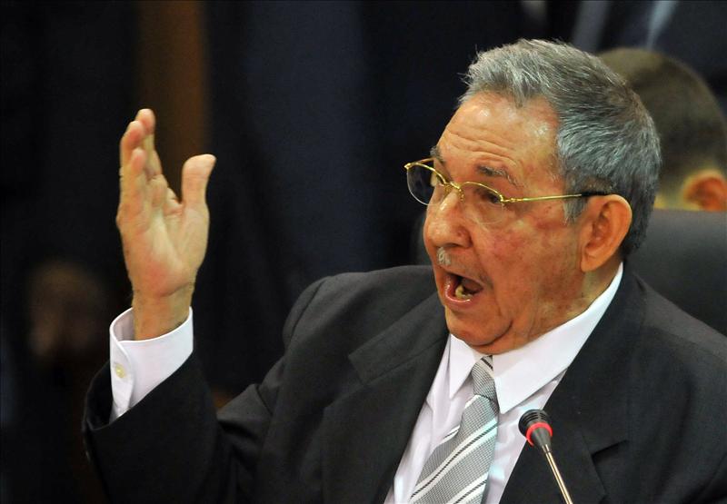 UDI prepara ofensiva por caso Guzmán ante visita de Raúl Castro UDI prepara ofensiva por caso Guzmán ante visita de Raúl Castro