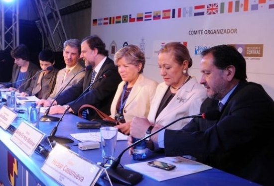 Cumbre Académica propone sistema de acreditación superior común para la región Cumbre Académica propone sistema de acreditación superior común para la región