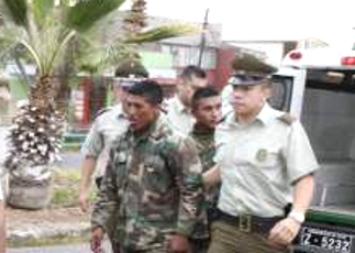 Detienen a tres militares bolivianos armados en territorio chileno Detienen a tres militares bolivianos armados en territorio chileno