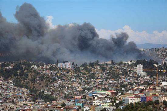 Carabineros detiene a presunto autor del incendio en Valparaíso