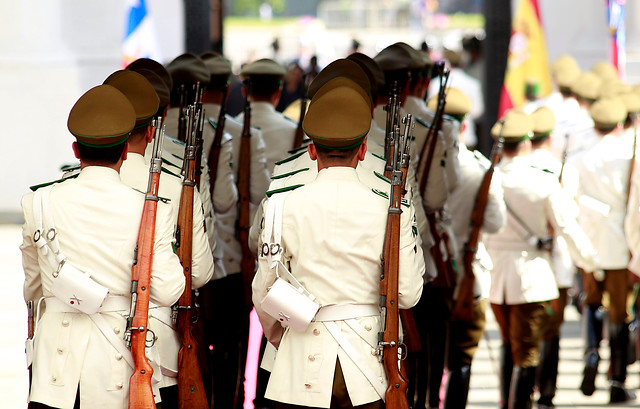 Las incomodidades de los guardias de La Moneda “RE 100” ajustados Las incomodidades de los guardias de La Moneda “RE 100” ajustados