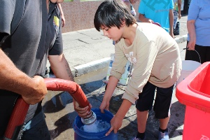 Aguas Andinas informa de 53 puntos de abastecimiento ante corte de agua en Santiago Aguas Andinas informa de 53 puntos de abastecimiento ante corte de agua en Santiago