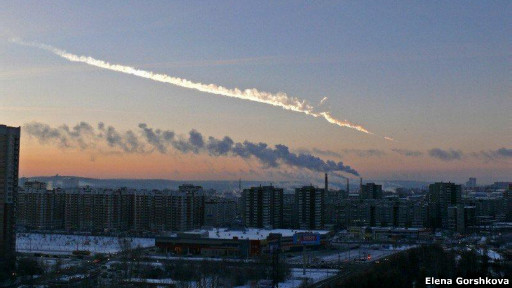 Lluvia de meteoritos deja más de 900 heridos en Rusia