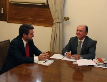 Orrego a Larroulet: «Para fomentar participación en primarias una campaña informativa no basta» Orrego a Larroulet: