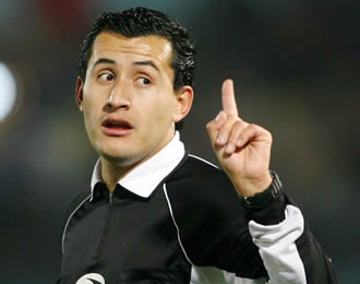 Bajan a Enrique Osses del partido Colo Colo-Santiago Wanderers tras papelón en la Copa Libertadores Bajan a Enrique Osses del partido Colo Colo-Santiago Wanderers tras papelón en la Copa Libertadores
