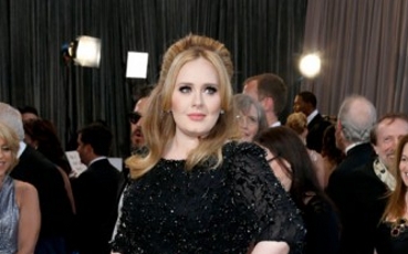 Adele sorprendió en los premios Óscar con un look de casi un millón de dólares