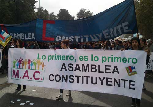 Las tensiones detrás de la nueva Constitución que planea Bachelet
