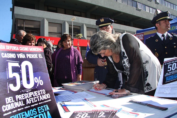 Municipios con casinos hacen campaña para combatir nueva ley que les quita licencia para operar estos recintos Municipios con casinos hacen campaña para combatir nueva ley que les quita licencia para operar estos recintos