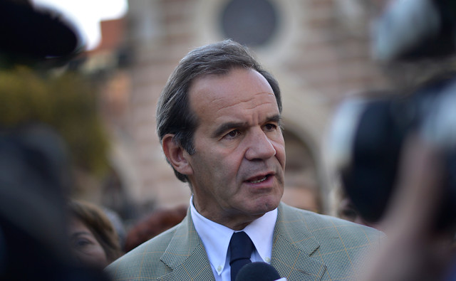 Andrés Allamand suspende actividades por fallecimiento de su hermana Andrés Allamand suspende actividades por fallecimiento de su hermana