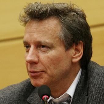 Fontaine califica de “inesperada” su salida del CEP tras entrevista donde elogia la campaña de Bachelet Fontaine califica de
