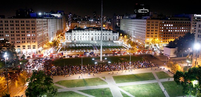 Ciclistas protestan frente a La Moneda por mayor seguridad en las vías Ciclistas protestan frente a La Moneda por mayor seguridad en las vías