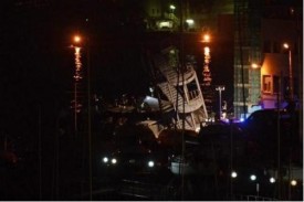 Barco derriba torre de control del puerto de Génova y deja siete muertos Barco derriba torre de control del puerto de Génova y deja siete muertos