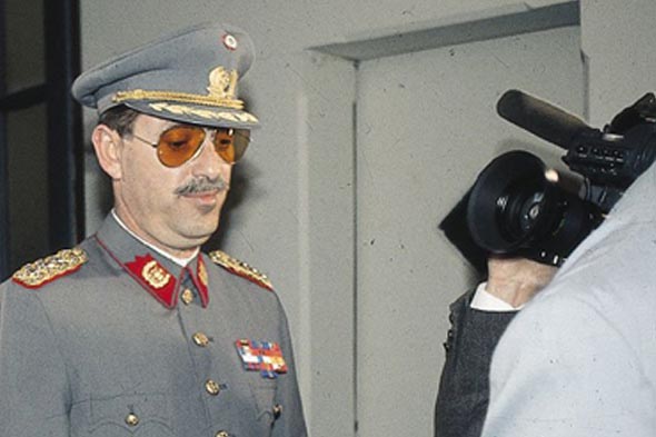 Miguel Krassnoff viaja a Temuco para visitar a su hija internada con muerte cerebral Miguel Krassnoff viaja a Temuco para visitar a su hija internada con muerte cerebral