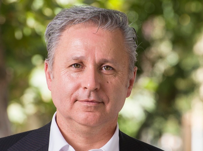 Marcel Claude, el candidato “outsider” que gana terreno entre los estudiantes Marcel Claude, el candidato