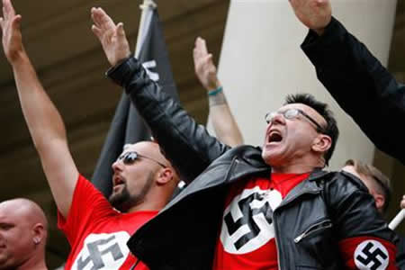 Crisis fortalece a los partidos neonazi en Europa Crisis fortalece a los partidos neonazi en Europa