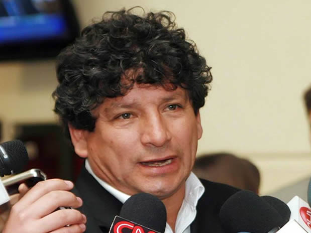 Comisión de Ética deja sin sanción a René Alinco Comisión de Ética deja sin sanción a René Alinco