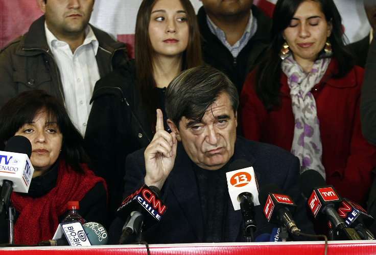 El pueblo unido… fuma opio El pueblo unido… fuma opio