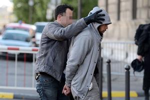 Atacante de un militar en Francia habría actuado como “un terrorista” Atacante de un militar en Francia habría actuado como
