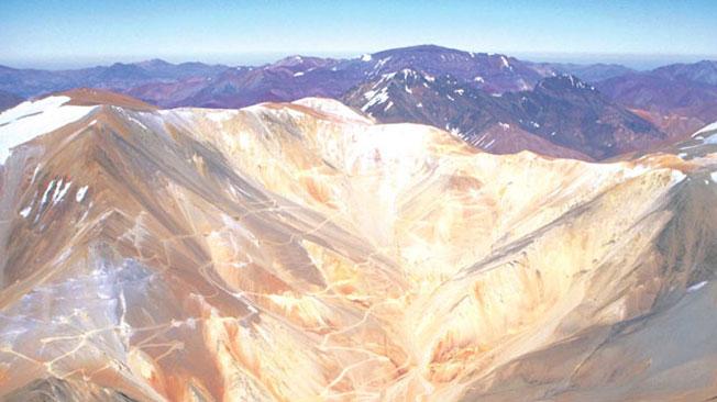 Nuevo golpe a Barrick Gold: Superintendencia de Medio Ambiente paraliza Pascua Lama y la multa con más de US$ 16 millones Nuevo golpe a Barrick Gold: Superintendencia de Medio Ambiente paraliza Pascua Lama y la multa con más de US$ 16 millones
