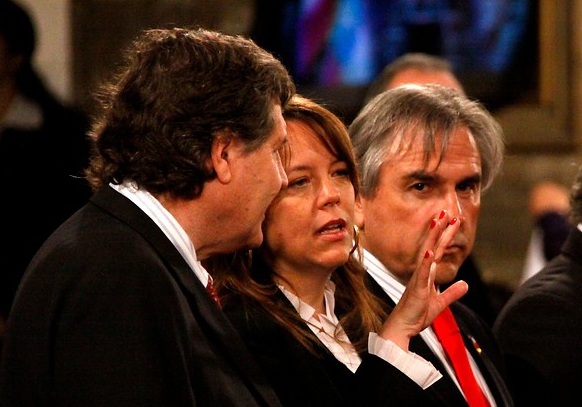 La UDI descarta primarias internas y entrega a Longueira el poder para rearmar plantilla parlamentaria La UDI descarta primarias internas y entrega a Longueira el poder para rearmar plantilla parlamentaria