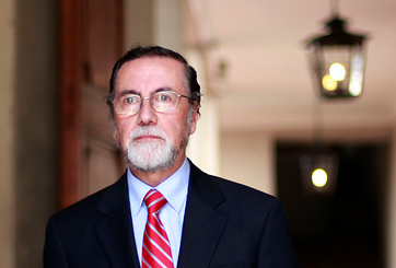 Rector de la U. de Chile considera “inaceptable” que se ponga fin a examen para contratar médicos en el sector público Rector de la U. de Chile considera