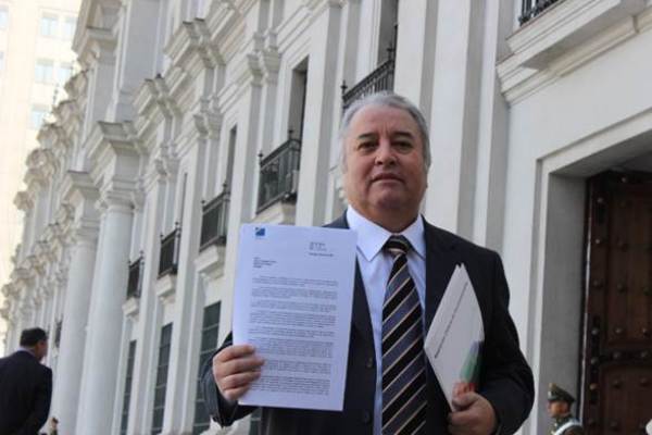 Asociación de Municipalidades demandará al Estado por “déficit financiero” en subvenciones escolares y atención de salud Asociación de Municipalidades demandará al Estado por