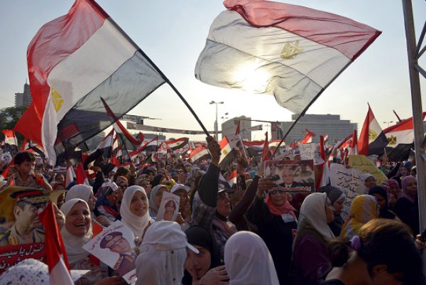 En Egipto sigue creciendo la tensión: un pueblo dividido vuelve a salir a las calles para medir sus fuerzas