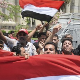 Los Hermanos Musulmanes egipcios se preparan para protestar contra el golpe de Estado