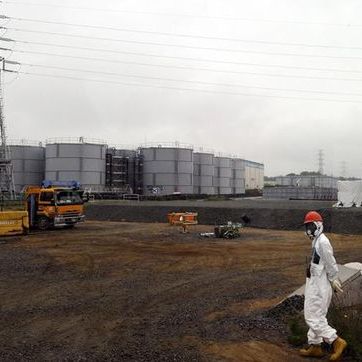 Planta de Fukushima vierte 300 toneladas diarias de agua radiactiva al mar