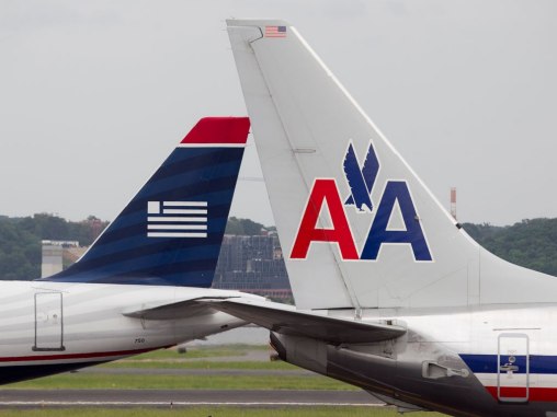EE.UU. presenta demanda contra fusión entre American Airlines y US Airways