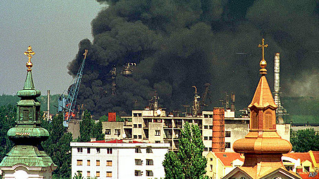El eco de Kosovo resuena en una posible intervención en Siria El eco de Kosovo resuena en una posible intervención en Siria
