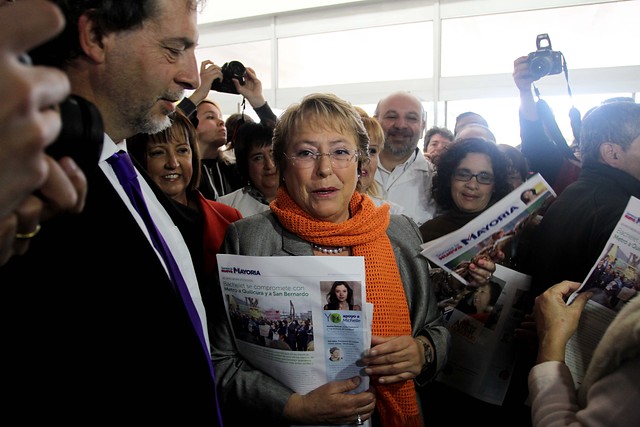 Bachelet anuncia programa que apunta a fortalecer la salud pública