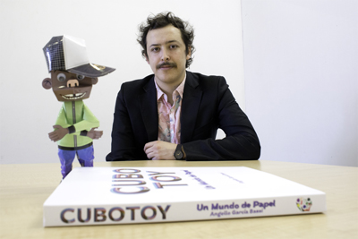 Lanzan el primer libro de juguetes de papel en Chile Lanzan el primer libro de juguetes de papel en Chile