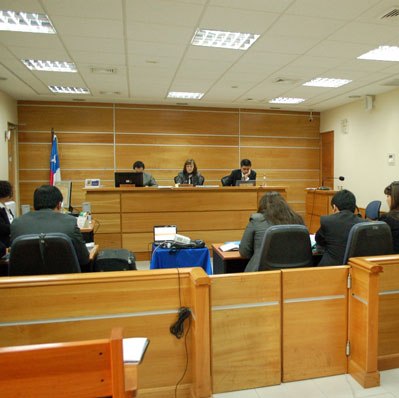 Corte Suprema anula juicio a imputado de narcotráfico por haber sido defendido por falsa abogada Corte Suprema anula juicio a imputado de narcotráfico por haber sido defendido por falsa abogada