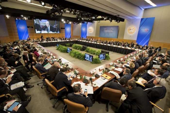 Líderes globales dejan el FMI sin que se vislumbre solución a crisis fiscal en EEUU Líderes globales dejan el FMI sin que se vislumbre solución a crisis fiscal en EEUU