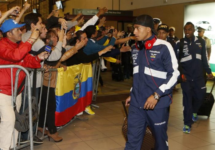 Selección de Ecuador arribó a Santiago para duelo clave con la ‘Roja’ Selección de Ecuador arribó a Santiago para duelo clave con la 'Roja'
